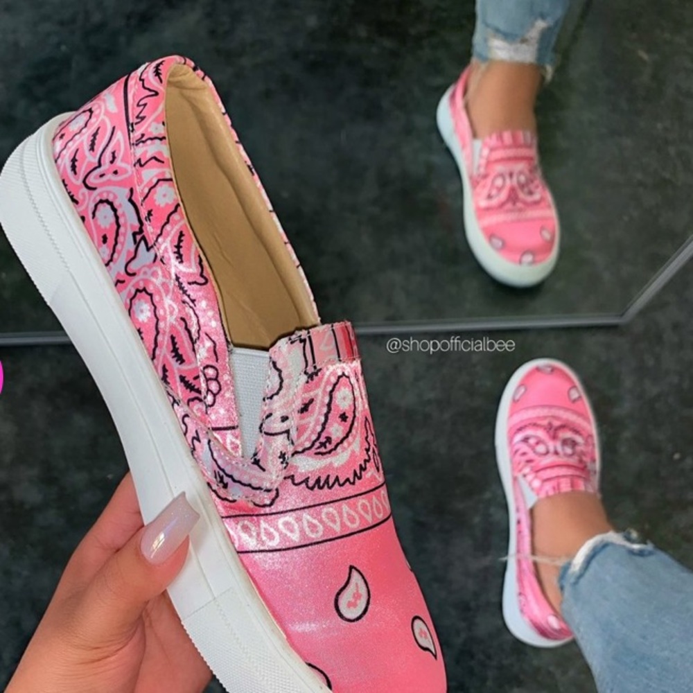 🎀 Pink Bandana Print Slip Ons 🎀